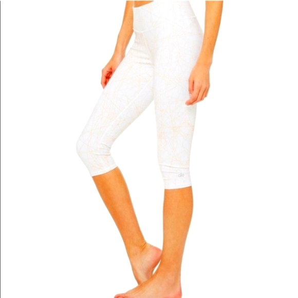 ALO Yoga Pants - Alo Yoga Women's Geometric Pattern Capri Leggings- Size Small- NWOT 🧡